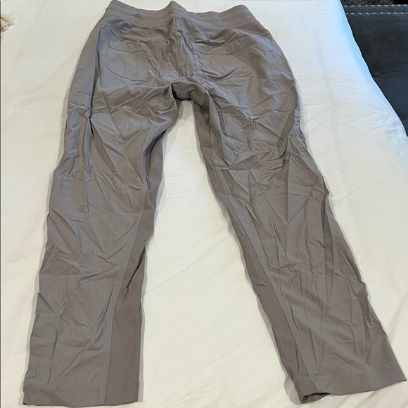 Lululemon women’s dance studio jogger in gray croft straight leg - Picture 5 of 5